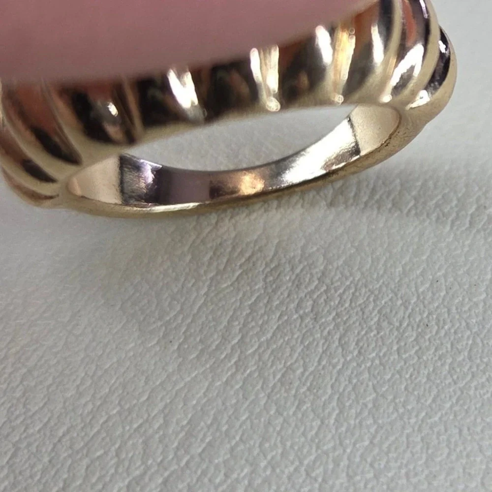Gold Tone Ribbed Dome Ring Size 6.5 Croissant Statement‎ Band